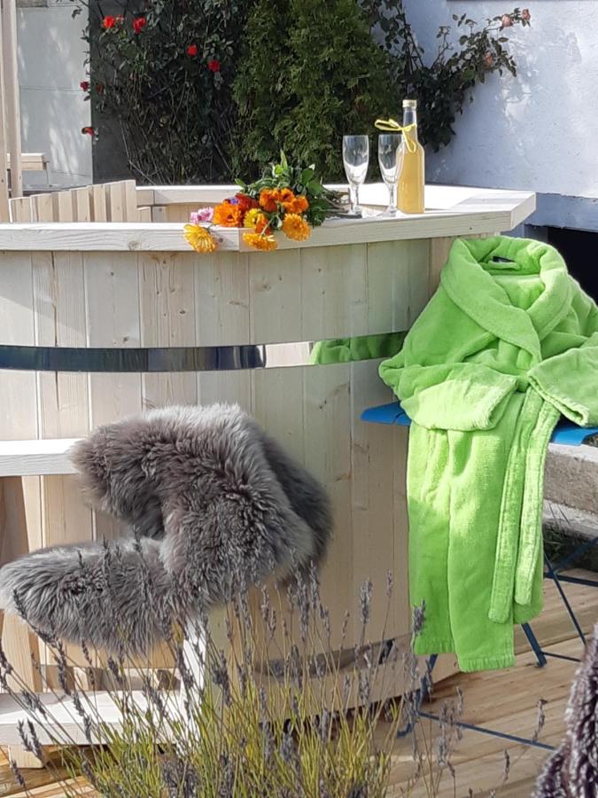 Gite La Petite Maison Horlogere Et Jacuzzi , Raquettes Les Fontenelles المظهر الخارجي الصورة